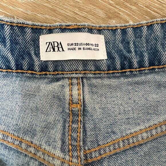 Zara Blue Distressed Denim Woman's Jean Short Shorts Size 00 - Picture 3 of 4